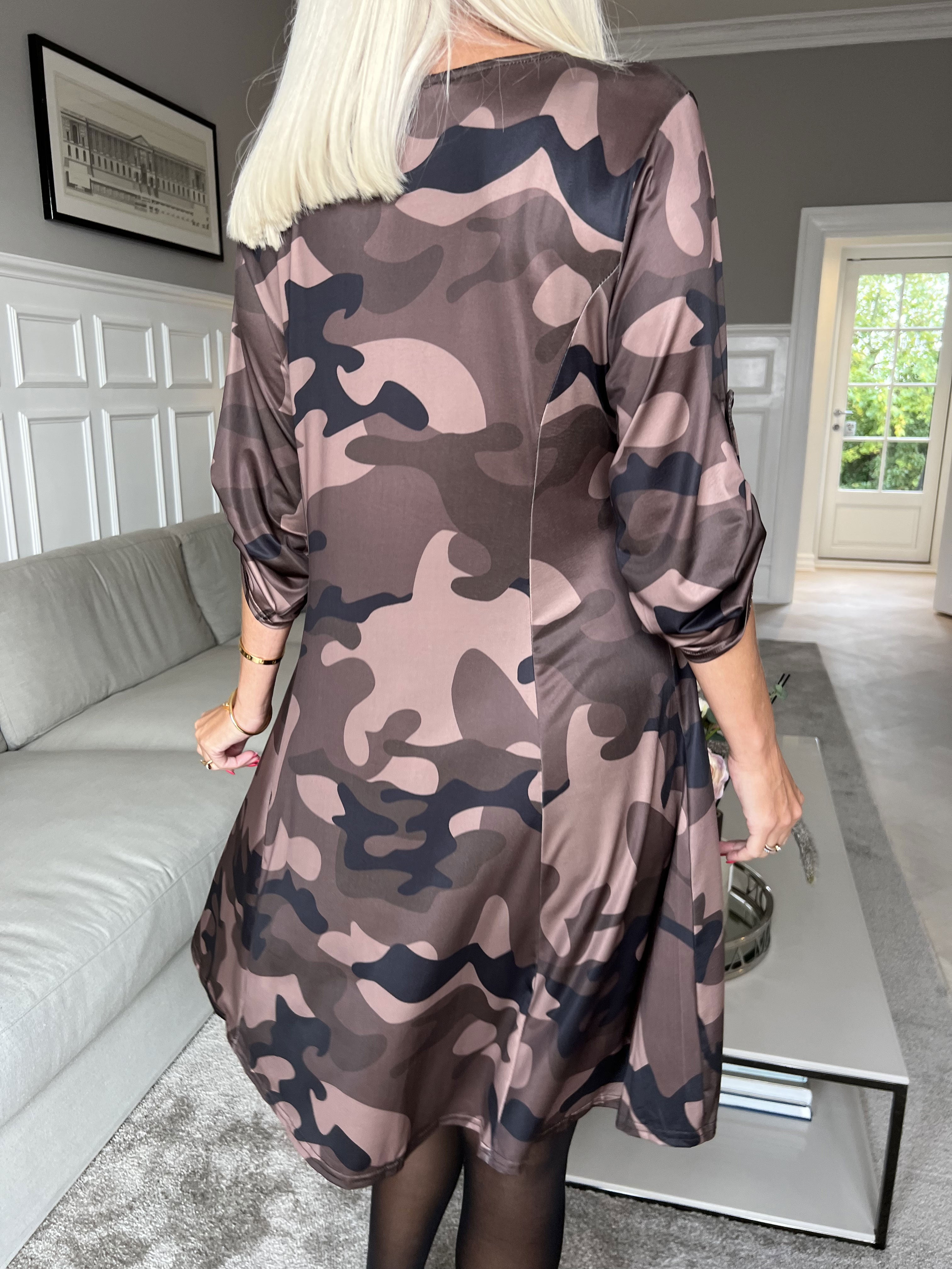 Maj Camo L/S - Elastisk kjole i camouflageprint